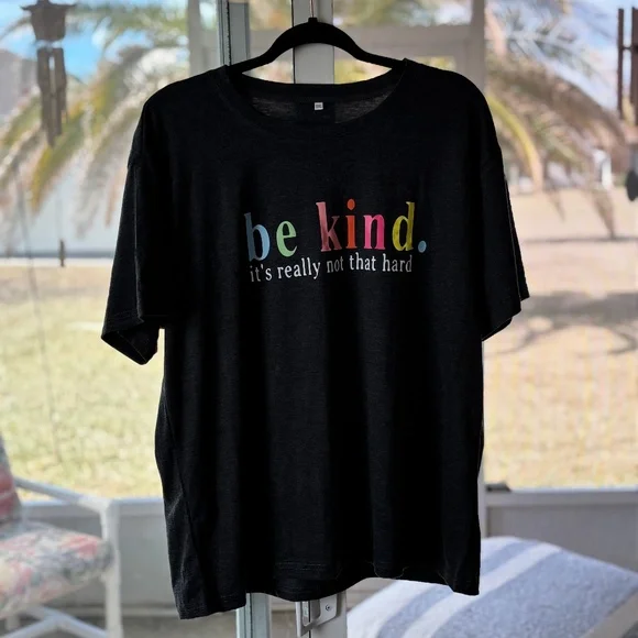 “Be Kind” Graphic Tee – Size (XXL) - Picture 1 of 4